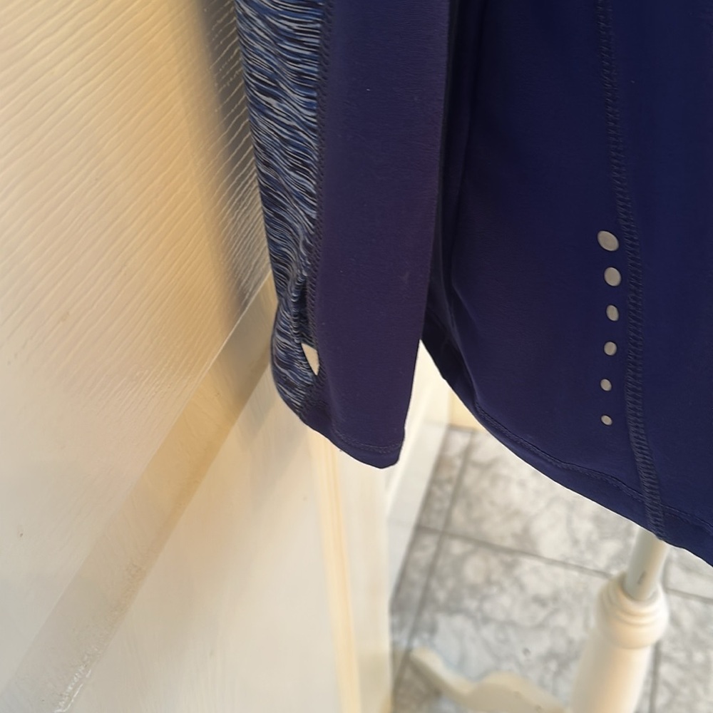 Workout Pullover - Picture 7 of 7